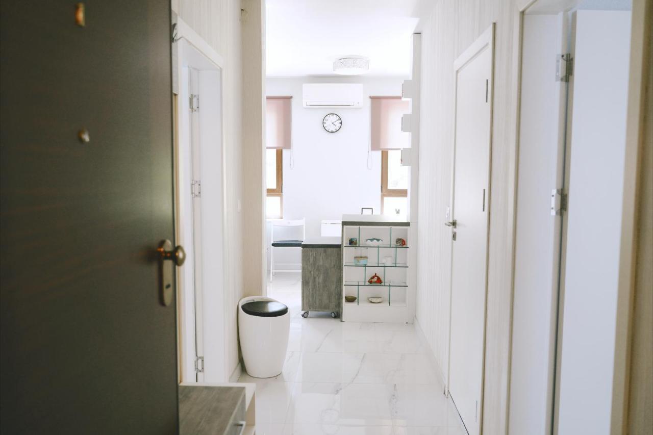 Apartment Centre - Two Bedroom *